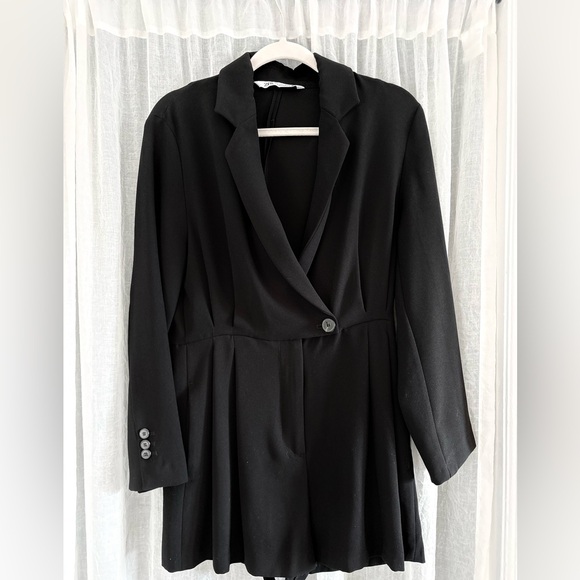 Zara Pants - Zara Black Longsleeve Collared Romper Size L